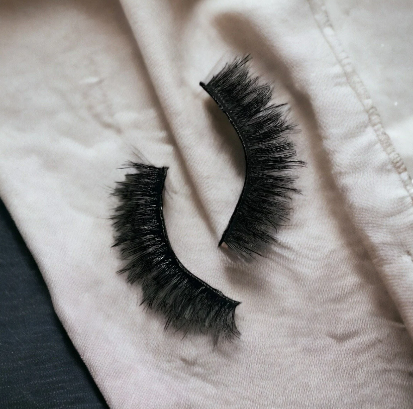 Paris Lashes | Soft Glam Faux Mink Lashes for Everyday Elegance – My Little Secret